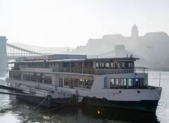 Ganga Vilas Cruise: PM મોદી શુક્રવારે વિશ્વના સૌથી લાંબા રિવર ક્રૂઝને બતાવશે લીલી ઝંડી, જુઓ Inside Pics