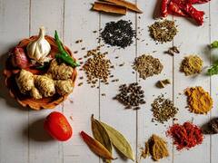 Weight Loss Tips : हे तीन मसाले आहेत मलायका अरोराच्या फिटनेसचे रहस्य, तुम्हीही करून पाहा