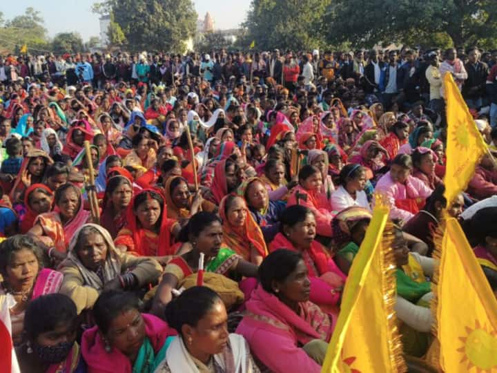 Jharkhand Tribals To Hold Fast on January 30 for Parasnath Hills Movement Jain Community Parasnath Hills Movement: पारसनाथ पहाड़ी मुक्त कराने की मांग, आदिवासी 30 जनवरी को रखेंगे उपवास, जानें क्या है विवाद