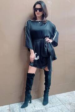 Sunny Leone: ਬਲੈਕ ਮਿੰਨੀ ਡਰੈੱਸ 'ਚ ਸੰਨੀ ਲਿਓਨ ਨੇ ਕੀਤਾ ਕਰਵੀ ਫਿਗਰ ਫਲਾਂਟ, ਫੋਟੋਆਂ ਨੇ ਗਰਮਾਇਆ ਸੋਸ਼ਲ ਮੀਡੀਆ