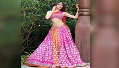 Nikki Tamboli Photo : ਦੋਸਤ ਦੇ ਵਿਆਹ ਵਿੱਚ ਦਿਖਣਾ ਚਾਹੁੰਦੇ ਹੋ ਸਟਾਈਲਿਸ਼ ਅਤੇ ਖ਼ੂਬਸੂਰਤ ਤਾਂ ਅਦਾਕਾਰਾ ਨਿੱਕੀ ਤੰਬੋਲੀ ਦੇ ਲੁੱਕ ਨੂੰ ਕਰੋ ਟ੍ਰਾਈ