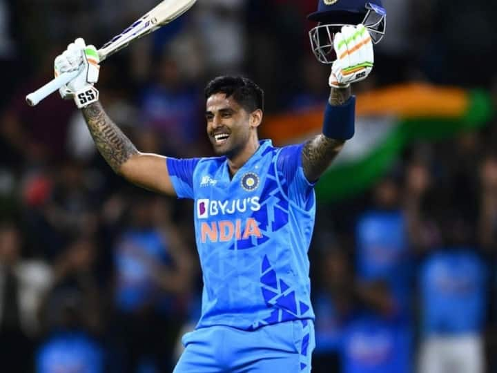 ICC Rankings Suryakumar Yadav become the 1st Indian batsman to gain 908 ICC rating points in T20I ICC Rankings: सूर्यकुमार यादव ने अपने नाम की एक और बड़ी उपलब्धि, इस बार केएल राहुल-विराट कोहली को पछाड़ा