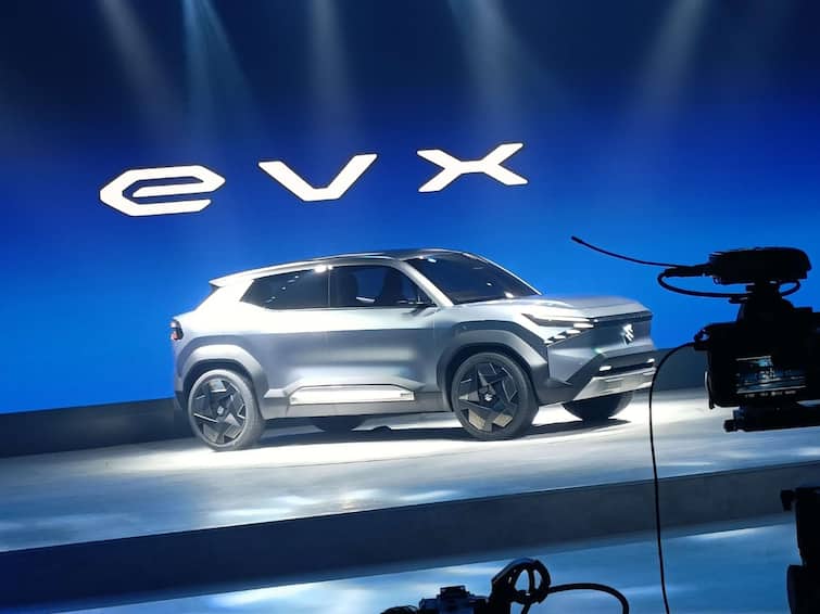 maruti suzuki evx concept unveiled at auto expo 2023 to launch at 2025 Maruti EVX Concept:  EV कॅटेगरीमध्ये मारुती सुझुकीचे पदार्पण, दोन वर्षात पहिली मारूती EVX येणार रस्त्यावर