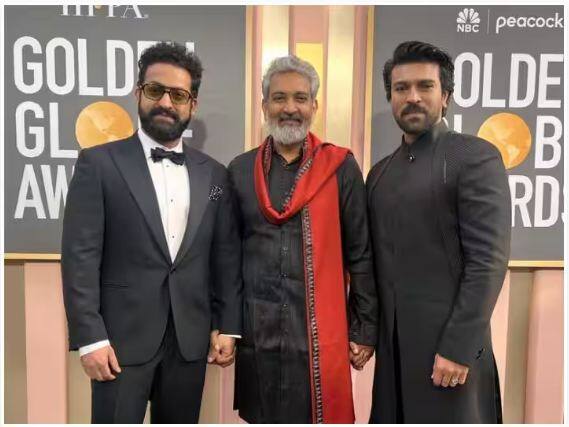 Golden Globe Awards 2023: ਫਿਲਮ 'RRR' ਦਾ ਨਾਟੂ-ਨਾਟੂ ਗੀਤ 80ਵੇਂ ਗੋਲਡਨ ਗਲੋਬ ਐਵਾਰਡਜ਼ ਦਾ ਜੇਤੂ ਬਣ ਗਿਆ ਹੈ। ਰੈੱਡ ਕਾਰਪੇਟ 'ਤੇ ਰਾਜਾਮੌਲੀ, ਜੂਨੀਅਰ ਐਨਟੀਆਰ ਅਤੇ ਰਾਮਚਰਨ ਨੇ ਆਪਣੇ ਪਹਿਰਾਵੇ ਨਾਲ ਸਾਰਿਆਂ ਦਾ ਧਿਆਨ ਆਪਣੇ ਵੱਲ ਖਿੱਚਿਆ