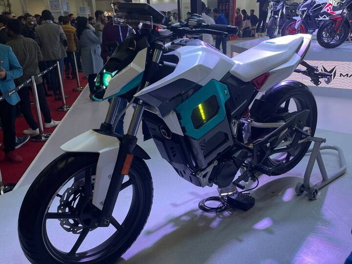 Auto Expo 2023 India: অটো এক্সপো ২০২৩ শুরু হয়ে গিয়েছে। প্রথমদিনে চারচাকার পাশাপাশি দু'চাকার কোন কোন যান নজর কাড়ল দেখে নিন একঝলকে।