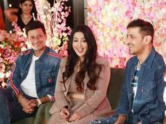 Amruta Fadnavis Photos: 'मूडबनलेया' सॉन्ग ने यूट्यूब पर पार किया 50 मिलियन व्यूज, एक्ट्रेस अमृता फडणवीस ने यूं मनाया जश्न