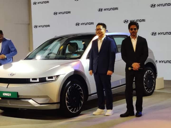 Hyundai has launched Ioniq 5 electric SUV in India and the price is Rs 44.95 lakh. The Ioniq 5 is locally assembled which brings the price down and makes it competitive over CBU or full import cars.