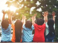 Government Scheme: सरकार बेटियों को दे रही 15,000 रुपये की राशि, जानिए किन्हें और कब मिल सकती है ये रकम