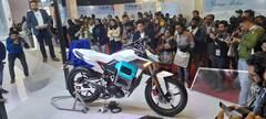 Auto Expo 2023: देश की और देश में बनी मैटर की दो इलेक्ट्रिक बाइक धमाल मचाने को तैयार, देखें तस्वीरें
