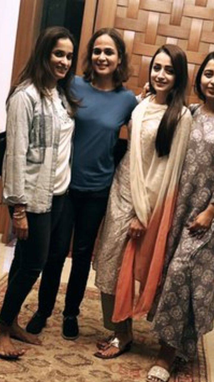 வாரிசு படத்தின் முதல் காட்சியை நடிகை த்ரிஷா கண்டுகளித்தார்