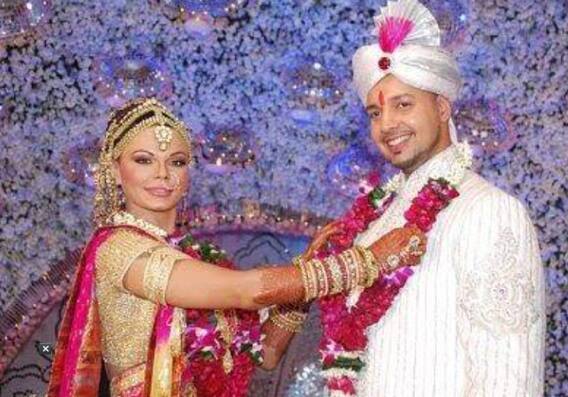 किसी को मारा थप्पड़ तो किसी से तोड़ी शादी...Rakhi Sawant की लाइफ में 5 बार हुई थी प्यार की एंट्री, अब छठे के साथ बसाया घर