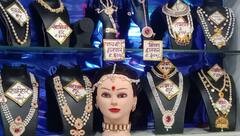 In Pics : तिळ गुळ घ्या गोड गोड बोला! मकर संक्रांतीनिमित्त पुण्याची बाजारपेठ सजली