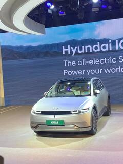 Auto Expo 2023: Hyundai च्या आलिशान IONIQ 5, IONIQ 6 इलेक्ट्रिक कार  सादर, पाहा फोटो