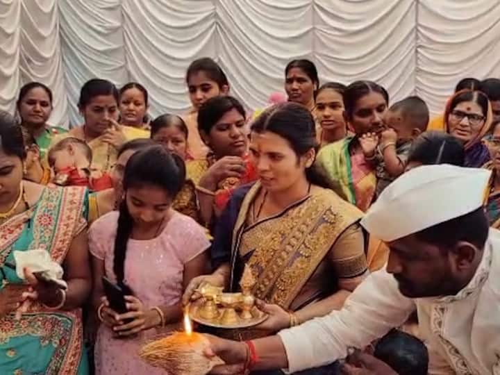 त्यामुळे मंदिर परिसर बहरून गेला आहे.