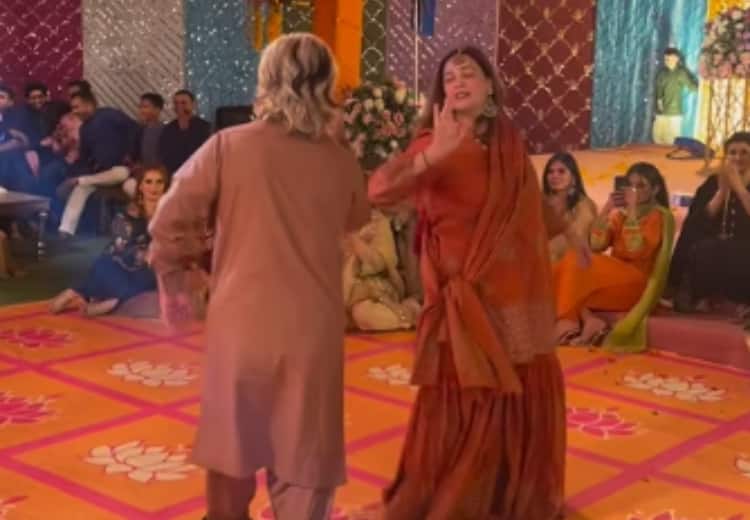 pakistan couple video viral dancing on Bidi Jalile song goes viral Watch: पाकिस्तानी कपल का 'बीड़ी जलइले...' पर डांस वायरल, वीडियो ने मचाया तहलका!