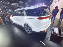 Auto Expo 2023: ऑटो एक्सपो में दिखी किआ की MPV कार न्यू किआ कार्निवल की झलक, देखें तस्वीरें