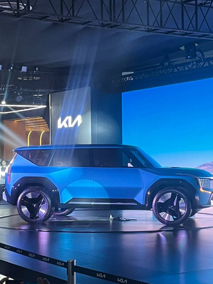 అదిరిపోయే డిజైన్‌తో కియా ఈవీ6