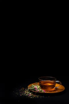 Tea Side Effects: जाणून घेऊया चहाच्या अतिसेवनामुळे आरोग्याला कोणत्या प्रकारच्या समस्यांना सामोरे जावे लागते...