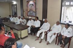 PHOTO : गाभाऱ्यातील भव्य झुंबराने श्री सिद्धेश्वर मंदिराचे वैभव आणखीच खुललं!