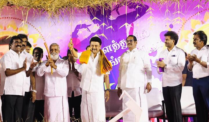 திமுகவினரோடு முதலமைச்சர் ஸ்டாலின்