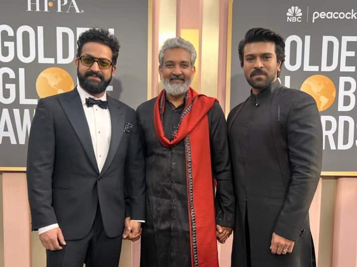 राम चरण, ज्युनियर एन.टी.आर आणि एस.एस. राजामौली यांनी गोल्डन ग्लोब पुुरस्कार सोहळ्यासाठी केलेल्या लूकचं अनेक जण कौतुक करत आहेत. (RRR Movie/twitter)
