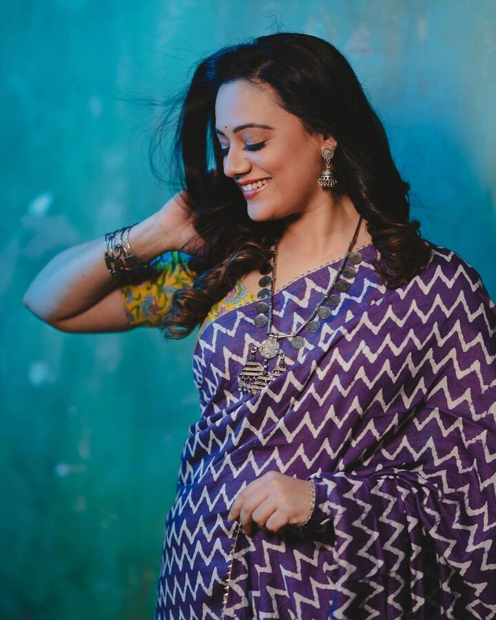 स्पृहाच्या या लूकला नेटकऱ्यांची पसंती मिळाली आहे.(Spruha Joshi/instagram)
