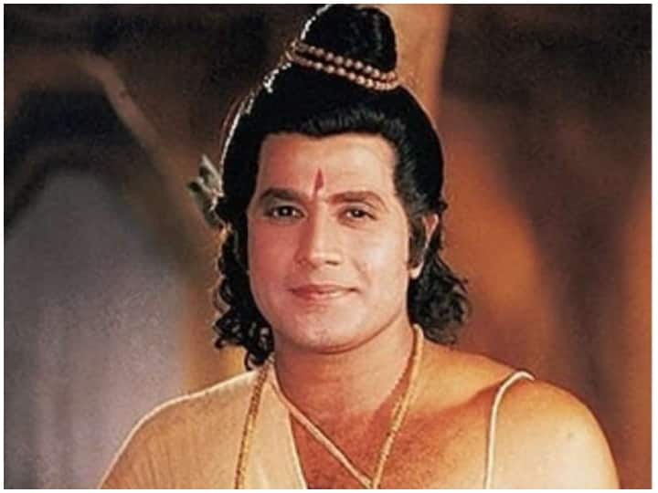 टीवी जगत के 'राम' यानी अरुण गोविल 71 साल के होने वाले हैं. रामायण में निभाया यह किरदार इस कदर अमर हुआ कि लोग अरुण गोविल को भगवान समझकर पूजने लगे. बर्थडे पर रूबरू होते हैं उनसे जुड़े एक खास किस्से से..