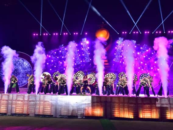Hockey WC 2023 Opening Ceremony: हॉकी विश्वकप की ओपनिंग सेरेमनी में रणवीर-दिशा पटानी ने किया परफॉर्म, देखें दिलचस्प तस्वीरें Hockey WC 2023 Opening Ceremony: हॉकी विश्वकप की ओपनिंग सेरेमनी में रणवीर-दिशा पटानी ने किया परफॉर्म, देखें दिलचस्प तस्वीरें