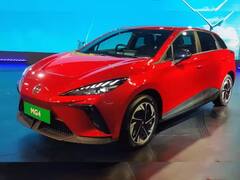 Auto Expo 2023 :  MG - 4 EV हॅचबॅकचे अनावरण,  पाहा फोटो