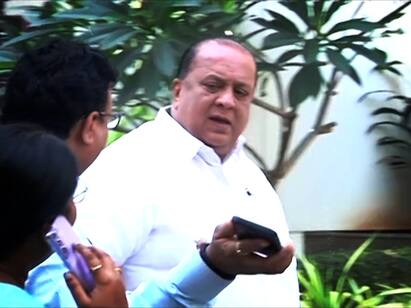 Hasan Mushrif ED Raid : कोल्हापूर जिल्ह्यातील मातब्बर नेते आणि राष्ट्रवादी काँग्रेसमधील ज्येष्ठ नेते आमदार हसन मुश्रीफ यांच्या कागलमधील तसेच पुण्यामध्ये आज ईडीकडून दुसऱ्यांदा छापेमारी करण्यात आली.