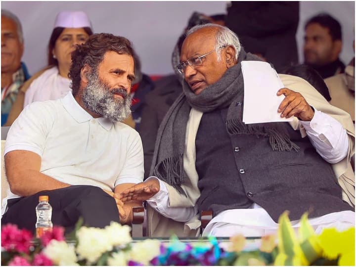 Mallikarjun Kharge wrote letter to 24 parties inviting them to Bharat Jodo Yatra concluding function in jammu kashmir Bharat Jodo Yatra: राहुल गांधी की भारत जोड़ो यात्रा के समापन पर दिखेगी विपक्षी एकता? कांग्रेस ने 21 दलों को लिखी चिट्ठी