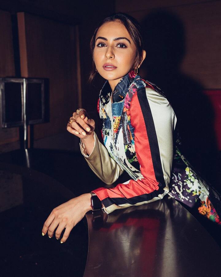 यावेळी अभिनेत्रीने देसी अवतारातले लेटेस्ट फोटो शेअर केले आहेत, ज्यामध्ये ती खूप सुंदर दिसत आहे.(फोटो सौजन्य :rakulpreet/इंस्टाग्राम)