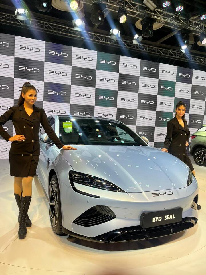BYD Seal ही कंपनीची भारतातील तिसरी इलेक्ट्रिक कार असणार आहे.