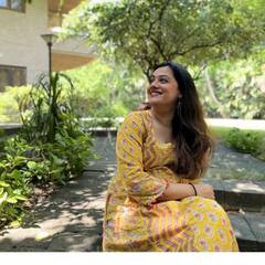 Spruha Joshi:  स्पृहाची दिलखेच अदा; शेअर केले खास लूकमधील फोटो