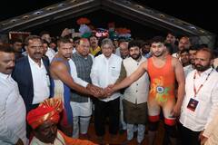 Photo : पुण्यात महाराष्ट्र केसरीचा थरार, राजकीय नेत्यांची उपस्थिती