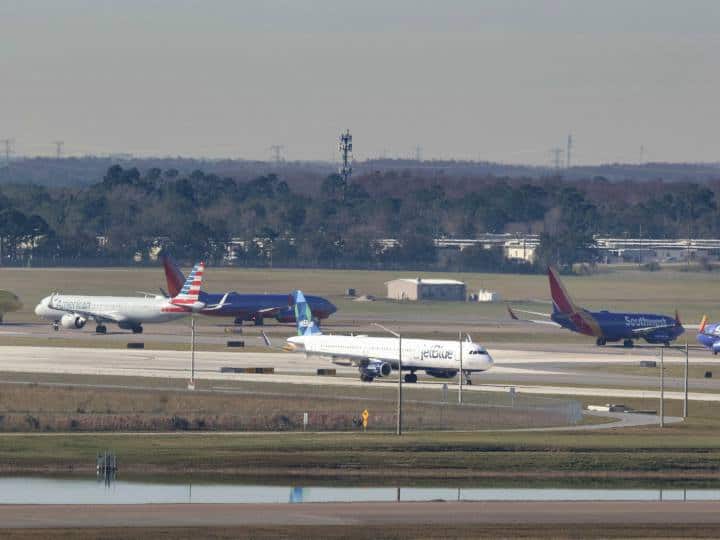 USA Flight Affected: FAA Outage and what is NOTAM How Its Failure led to Grounding USA Flight Affected: क्या होता है NOTAM? इसकी वजह से US में प्रभावित हो गए 7000 प्लेन