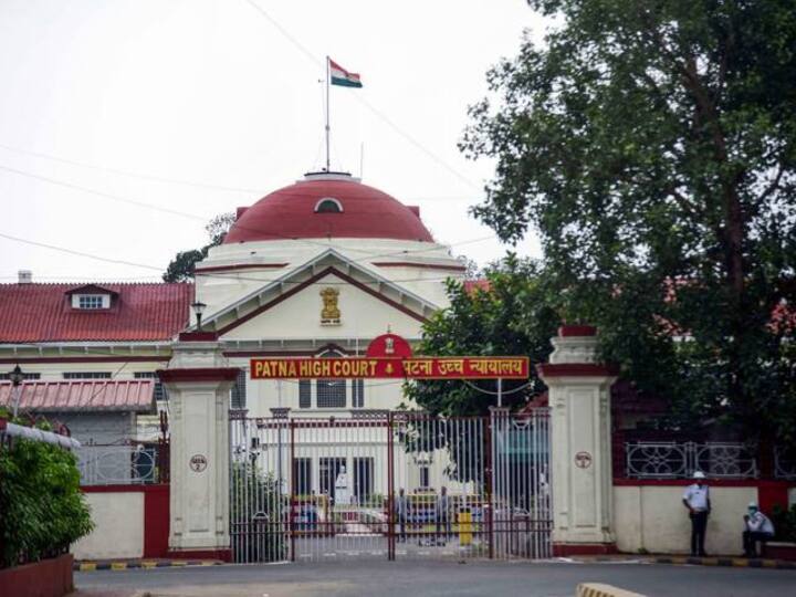 'हाथ जोड़कर रिक्वेस्ट करते हैं...आप बहुत पावरफुल हैं...', जब वकील से बोले पटना हाईकोर्ट के जज, समझें पूरा मामला Patna High Court Justice sandeep kumar slams RBI on fraud banking company 'हाथ जोड़कर रिक्वेस्ट करते हैं...आप बहुत पावरफुल हैं...', जब वकील से बोले पटना हाईकोर्ट के जज, समझें पूरा मामला