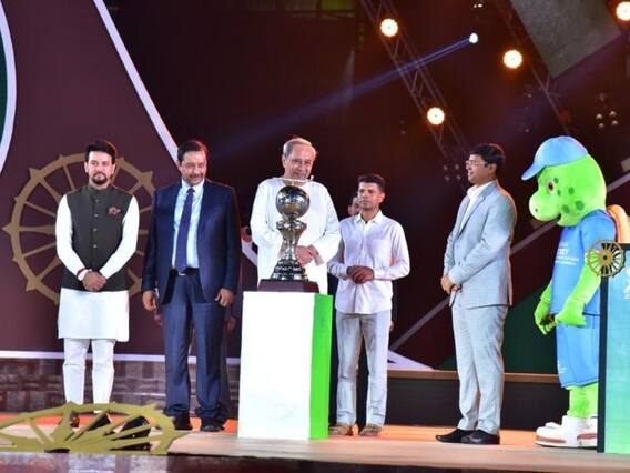 Hockey WC 2023 Opening Ceremony: हॉकी विश्वकप की ओपनिंग सेरेमनी में रणवीर-दिशा पटानी ने किया परफॉर्म, देखें दिलचस्प तस्वीरें Hockey WC 2023 Opening Ceremony: हॉकी विश्वकप की ओपनिंग सेरेमनी में रणवीर-दिशा पटानी ने किया परफॉर्म, देखें दिलचस्प तस्वीरें