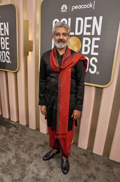 Golden Globe Awards 2023: रेड कार्पेट पर धोती-कुर्ता और गमछा में पहुंचे SS Rajamouli, Jr NTR ब्लैक टक्सीडो में लगे डैपर