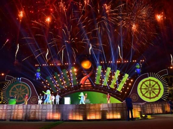 Hockey WC 2023 Opening Ceremony: हॉकी विश्वकप की ओपनिंग सेरेमनी में रणवीर-दिशा पटानी ने किया परफॉर्म, देखें दिलचस्प तस्वीरें Hockey WC 2023 Opening Ceremony: हॉकी विश्वकप की ओपनिंग सेरेमनी में रणवीर-दिशा पटानी ने किया परफॉर्म, देखें दिलचस्प तस्वीरें