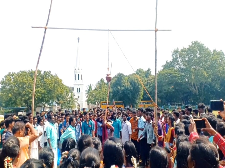 Pongal 2023 : பொறையாரில் பாரம்பரிய உணவு முறைகளுடன் களைகட்டிய கல்லூரி பொங்கல் திருவிழா