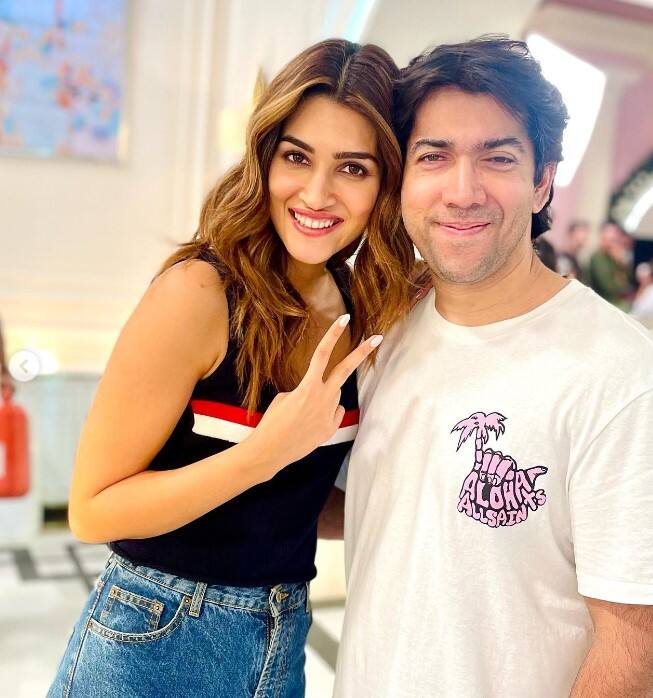 कृति ने तस्वीरें पोस्ट करने के साथ कैप्शन में लिखा