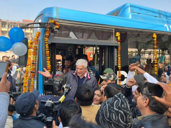 delhi government will soon run premium intercity buses these Special facilities will be available Intercity Premium Bus: दिल्ली सरकार जल्द चलाएगी इंटरसिटी प्रीमियम बसें, यात्रियों को मिलने वाली है ये खास सुविधाएं