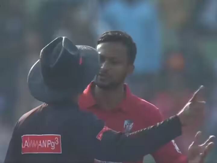 Shakib Al Hasan Verbal Spat with umpire during Bangladesh premier League know details Shakib Al Hasan : पुन्हा एकदा पंचाशी भिडला शाकिब, बांग्लादेश प्रीमियर लीगमध्ये तीन मिनिटं चालला ड्रामा, पाहा VIDEO
