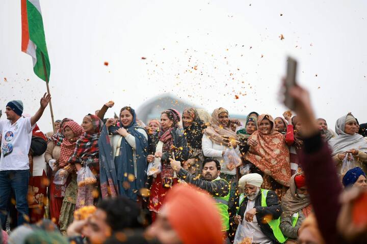 পাঞ্জাবে গত বিধানসভা নির্বাচনেই পর্যুদস্ত হয়েছিল কংগ্রেস। সেখানেই ভারত জোড়ো যাত্রায় ভাল সাড়া মিলছে বলে দাবি কংগ্রেসের।