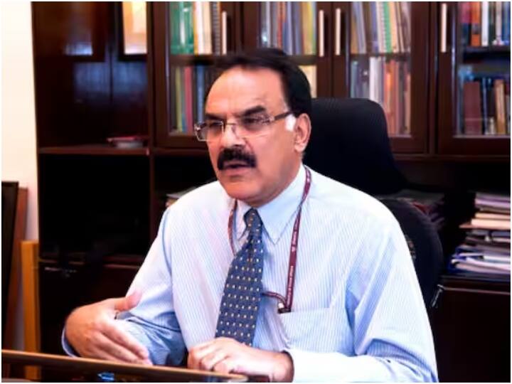 पूर्व वित्त सचिव अरविंद मायाराम के ठिकानों पर CBI की रेड, भ्रष्टाचार का है आरोप CBI Raids on former finance secretary Arvind Mayaram in a corruption case पूर्व वित्त सचिव अरविंद मायाराम के ठिकानों पर CBI की रेड, भ्रष्टाचार का है आरोप