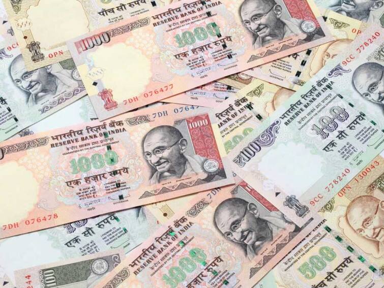 Old notes of 101 crores remains in 8 district banks including Sangli District Bank Demonetisation Banknote Demonetisation : जुन्या नोटांचे करायचे तरी काय? सांगली जिल्हा बँकेसह 8 जिल्हा बँकांमध्ये 101 कोटींच्या जुन्या नोटा अक्षरश: पडून!