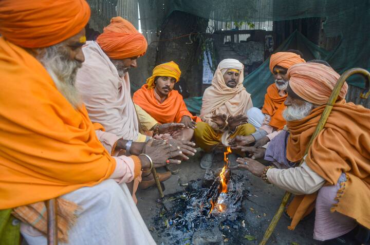 दिल्लीसह उत्तर भारतात थंडीचा कडाका वाढणार, पारा -4 चार अंश सेल्सिअसपर्यंत घसरण्याची शक्यता आहे.
