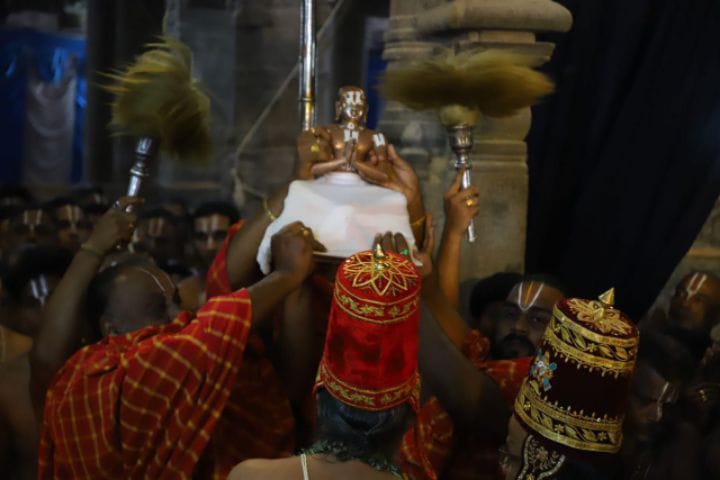 ஸ்ரீரங்கம் கோயிலில் வைகுந்த ஏகாதசி பெருவிழா -  நம்மாழ்வார் மோட்சத்துடன் நிறைவு