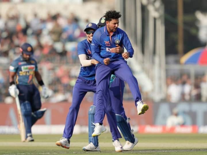 भारत ने दूसरे वनडे मैच में श्रीलंका को 4 विकेट से हरा दिया. टीम इंडिया को जीत के लिए 216 रनों का लक्ष्य मिला था. भारतीय टीम ने केएल राहुल के नाबाद 64 रनों की बदौलत 43.2 ओवर में मैच जीत लिया. (फोटो क्रेडिट- बीसीसीआई ट्विटर)